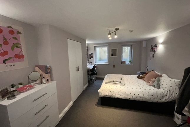 Terraced house to rent in Brudenell Road, Hyde Park, Leeds