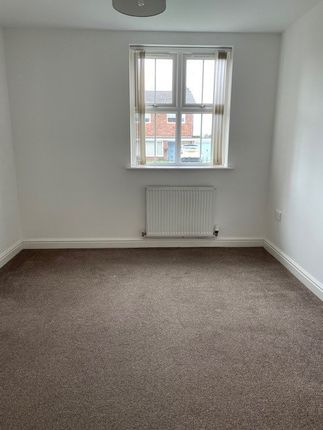 Flat to rent in 1 Orchard Mews, Church Lane, Cantley, Doncaster, South Yorkshire