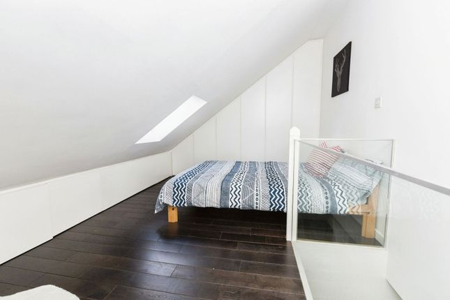End terrace house for sale in Chardwell Close, London