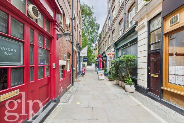 Flat A, 8B Lamb's Conduit Passage, Greater London photo 3