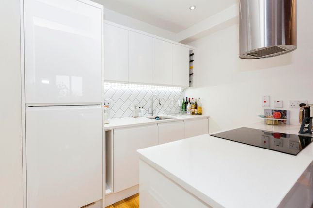 Flat for sale in Jedburgh Road, London