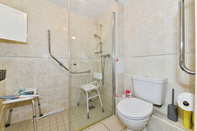 33, Holmcroft Court, Charlton Road, SHEPTON MALLET photo 4