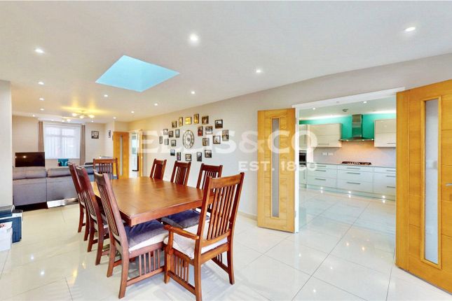 Carlton Avenue, Harrow photo 4