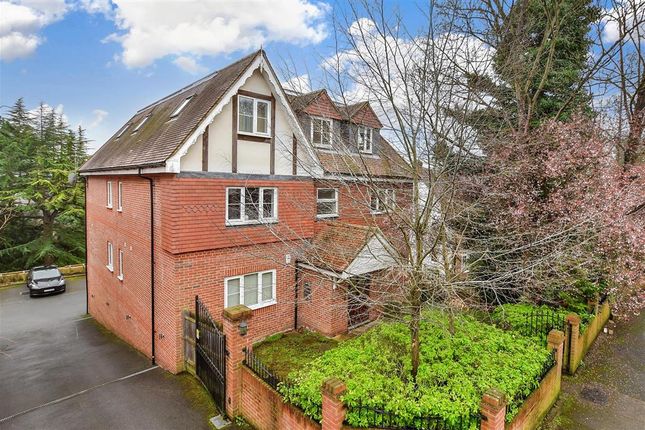 Thumbnail Flat for sale in Russell Hill, West Purley, Surrey