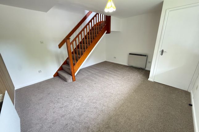 14 Waterside, Edlesborough, Buckinghamshire photo 3