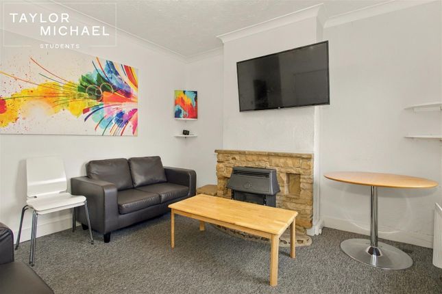 3 Bedroom Terraced in BN2 4BF