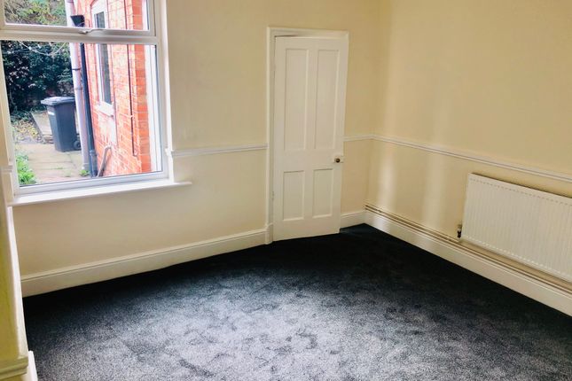 47, Leicester photo 5