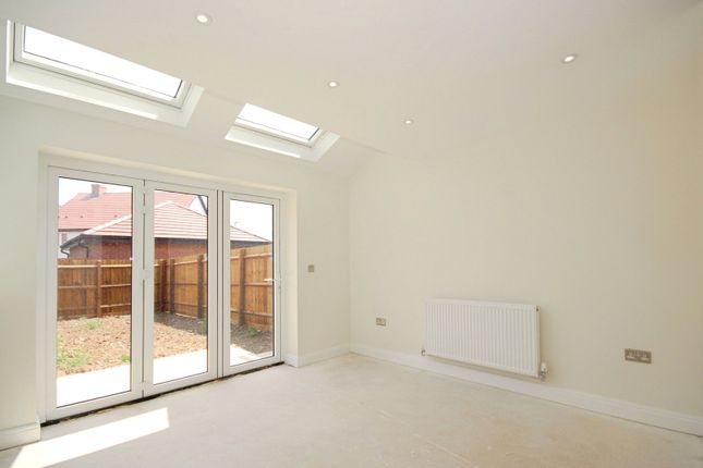 Hillwood Gardens, The Walnut,, 33 Meadow House Drive, Coventry photo 2