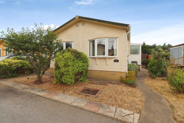 2-bed caravan on 102, Stonecliff Park, Welton, Lincoln, £90,000