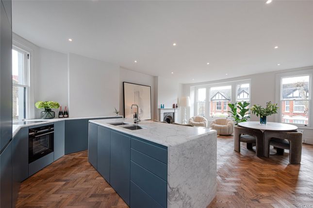 Thumbnail Flat for sale in Radcliffe Avenue, London