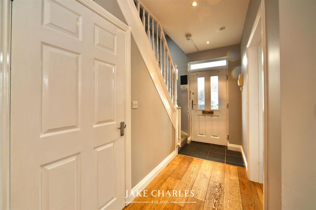 6 Highbanks, Lower Adeyfield Road, Hemel Hempstead photo 4