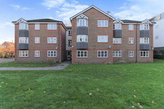Thumbnail Flat to rent in Blenheim Court, Kenton Road, Kenton, Harrow