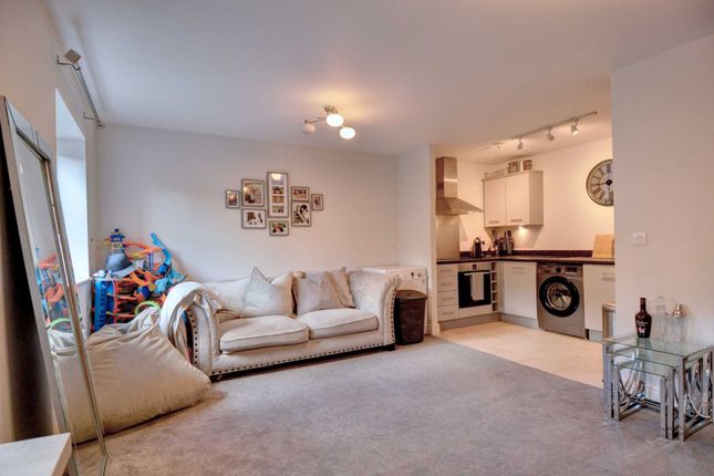 Flat for sale in Aspen Court, Freer Crescent, High Wycombe