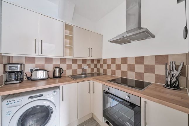 Flat 1, 11a, High Street, Hampton Wick photo 4