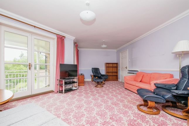 Flat for sale in Lexden Park, Colchester