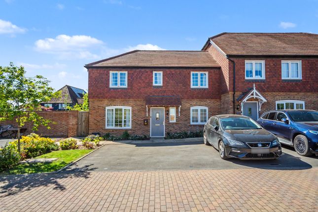 27, Pope Gardens, Tenterden photo 4