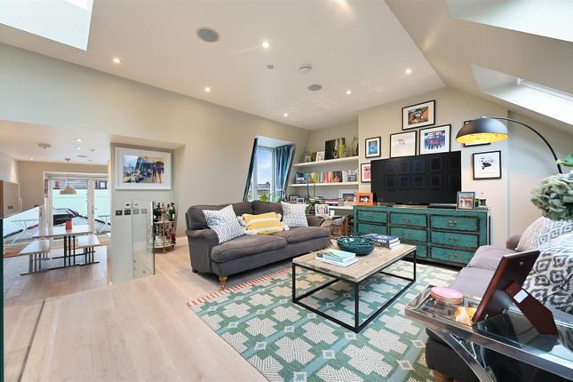 2-bed maisonette on 60A, Ormiston Grove, London, £775,000