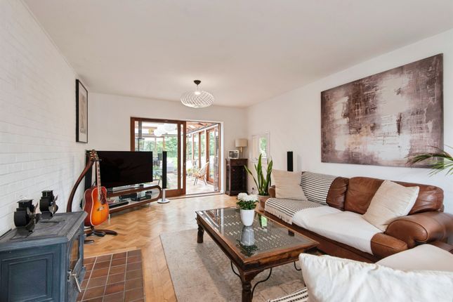 6, Huttles Green, Royston photo 3