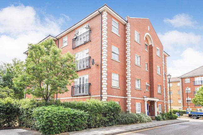 2 bed flat for sale in Queensberry Place, London E12