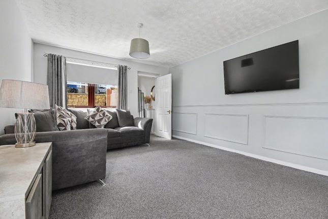2, Luss Avenue, Greenock photo 4