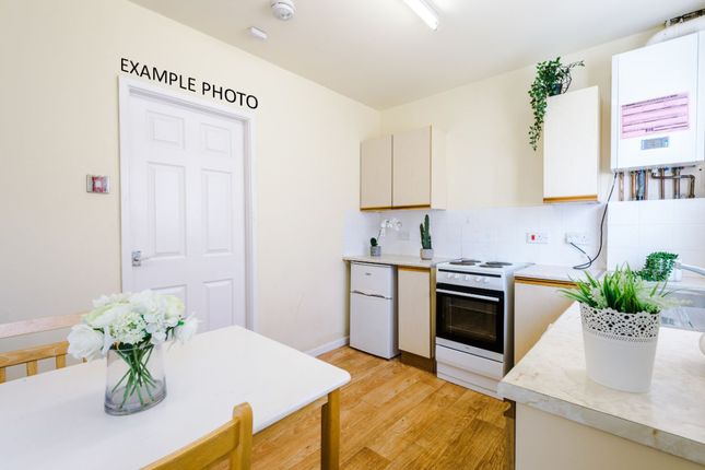 4, Aquarius Lane, Salford photo 2
