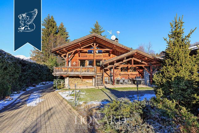 Thumbnail Villa for sale in Courmayeur, Valle D'aosta, Valle D'aosta