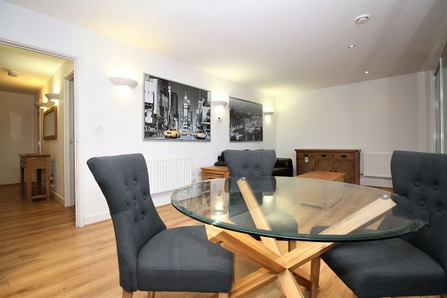 Flat 35, Elektron Tower, London photo 5