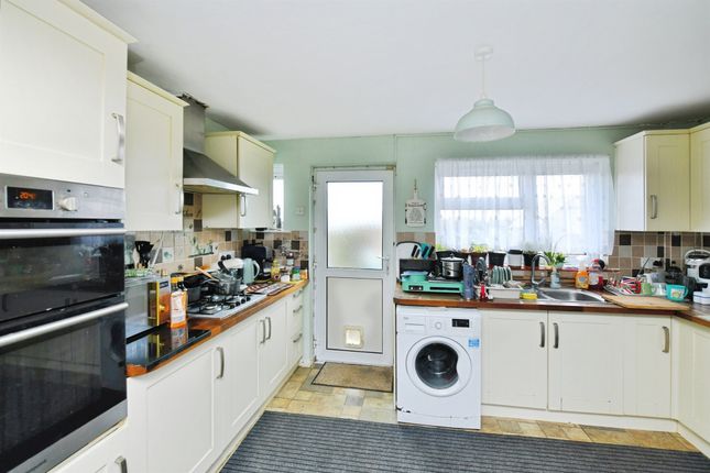 27, Gray Crescent, Plymouth photo 4