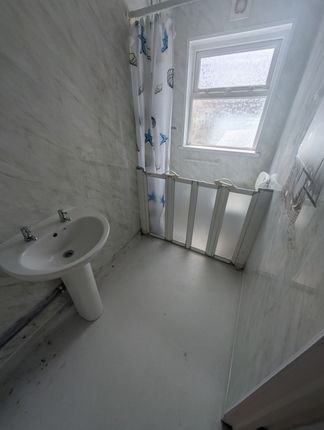 16, Fryatt Street, Barry photo 5