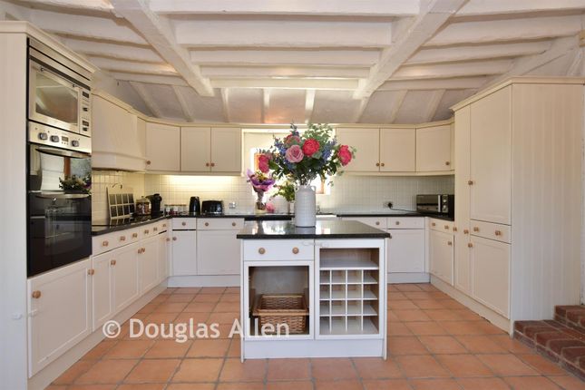 Three Clovers Farm, Ashwells Road, Brentwood photo 4