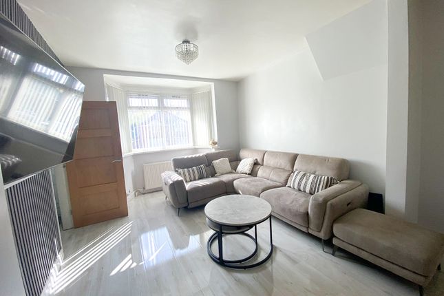 131, Dyas Avenue, Birmingham photo 4