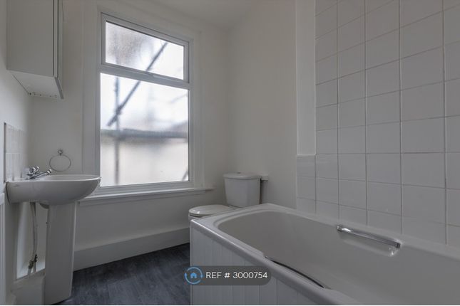 Flat, Westminster Road, Morecambe photo 3