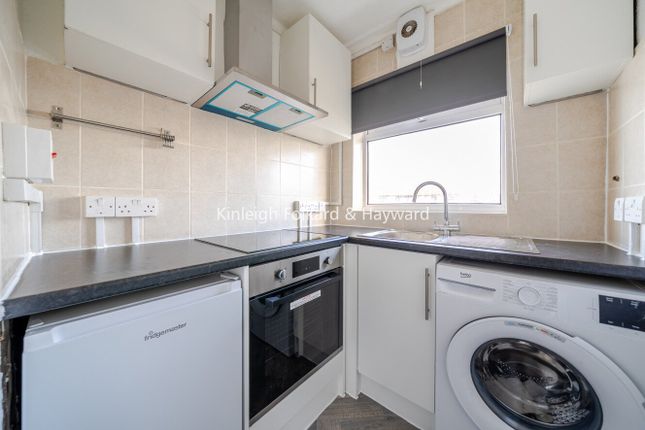 68, Burnham Crescent, Kent photo 3
