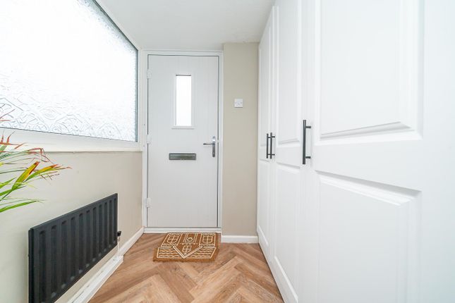 13, Pool View, Great Wyrley, Walsall photo 5