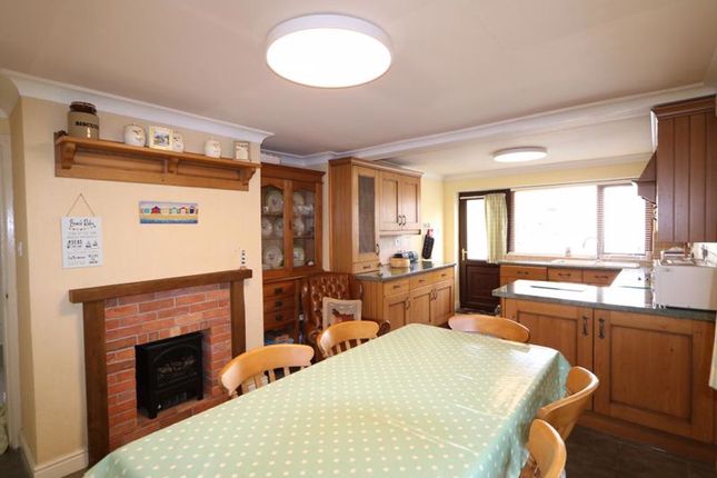 Detached bungalow for sale in Llwyngwril