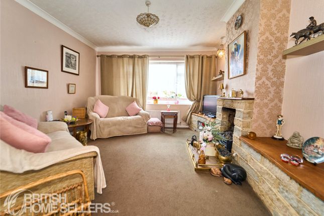 45, Darcy Road, Surrey photo 3