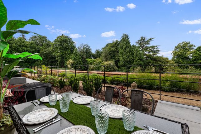 Private Terrace Dining Area