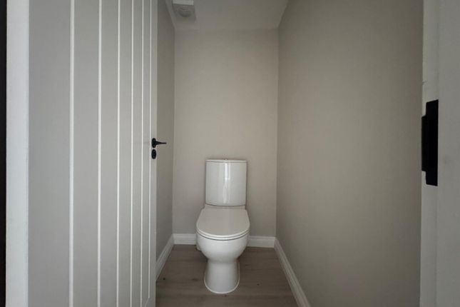 112, Montagu Road, London photo 5