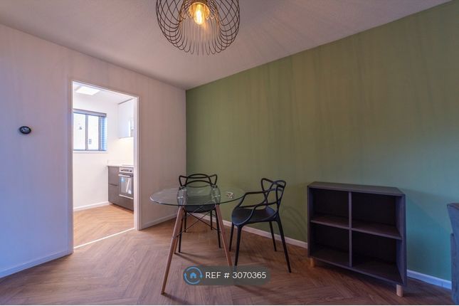 Woodstock Avenue Bobbersmill, Nottingham photo 2