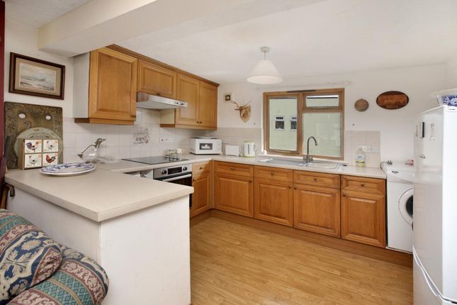 4 Howard Close, Dawlish photo 2