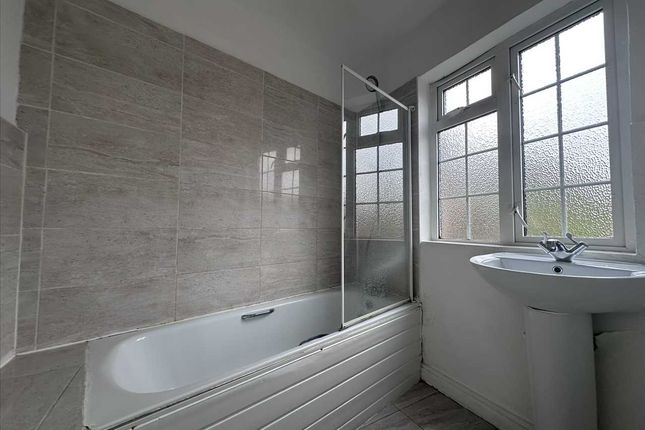 24A, Belmont Circle, Harrow photo 4