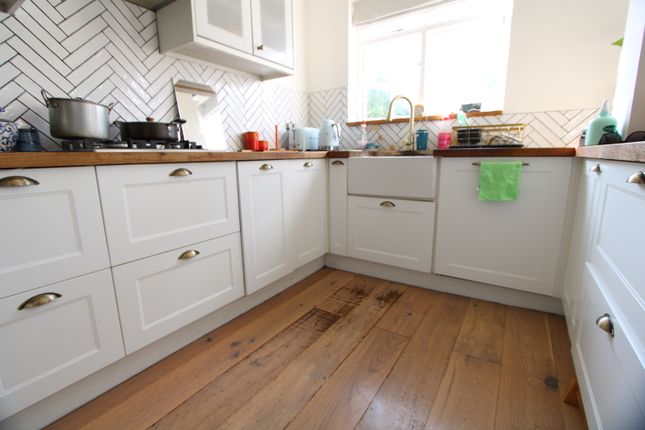 Thumbnail Terraced house to rent in Leamington Avenue, Morden