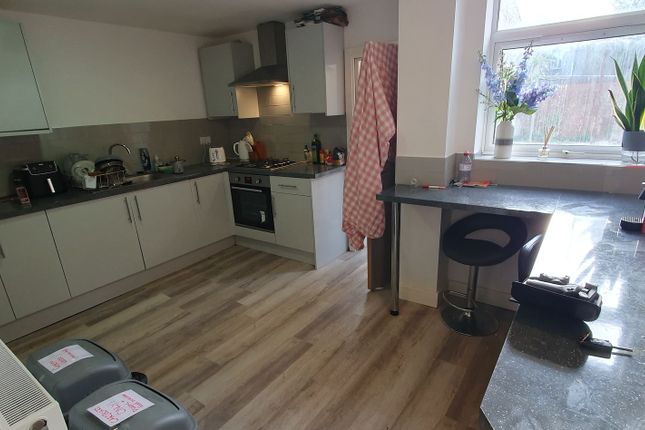 19 Daniel Street, Cardiff photo 4