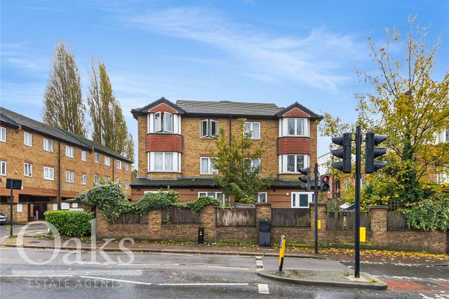 Thumbnail Flat for sale in Keens Close, London