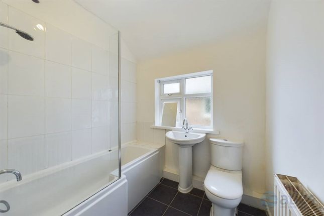 Maisonette to rent in Rose Lane, Mossley Hill