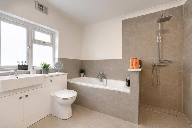 50, Crowstone Road, Grays photo 4