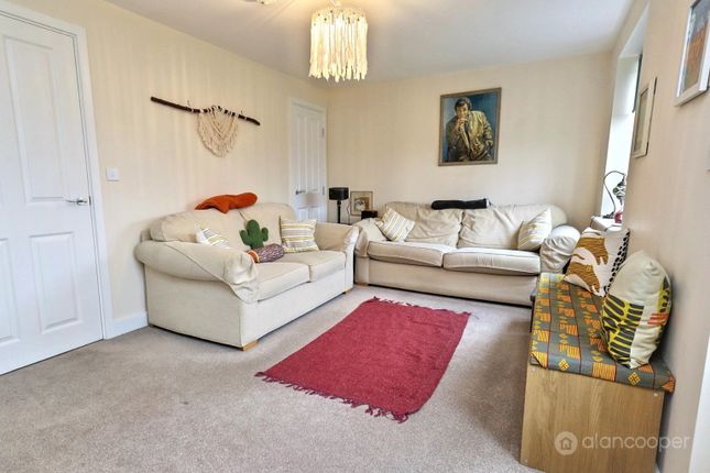 54 Russett Avenue, Nuneaton, Warwickshire photo 5