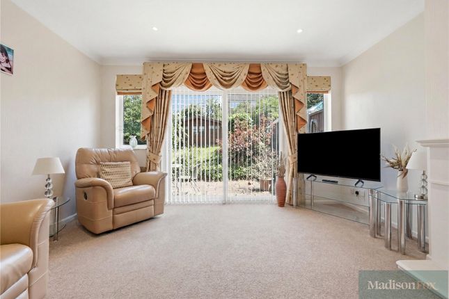 30, Dacre Gardens, Essex photo 4