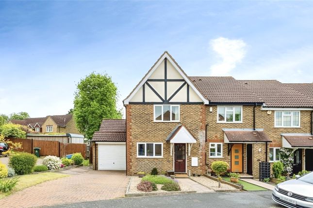 Thumbnail Detached house to rent in Glenmore Gardens, Abbots Langley, Hertfordshire