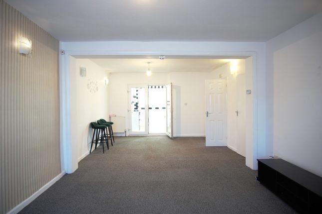 Boxtree Lane, Harrow photo 2